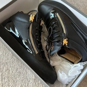 Giuseppe Zanotti’s Like New!